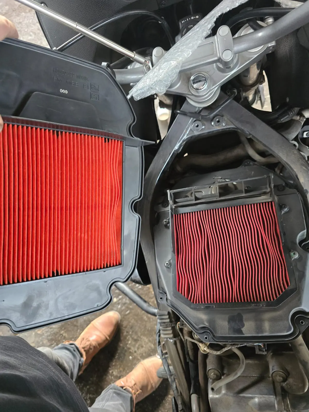Cambio de filtro de aire Honda Varadero